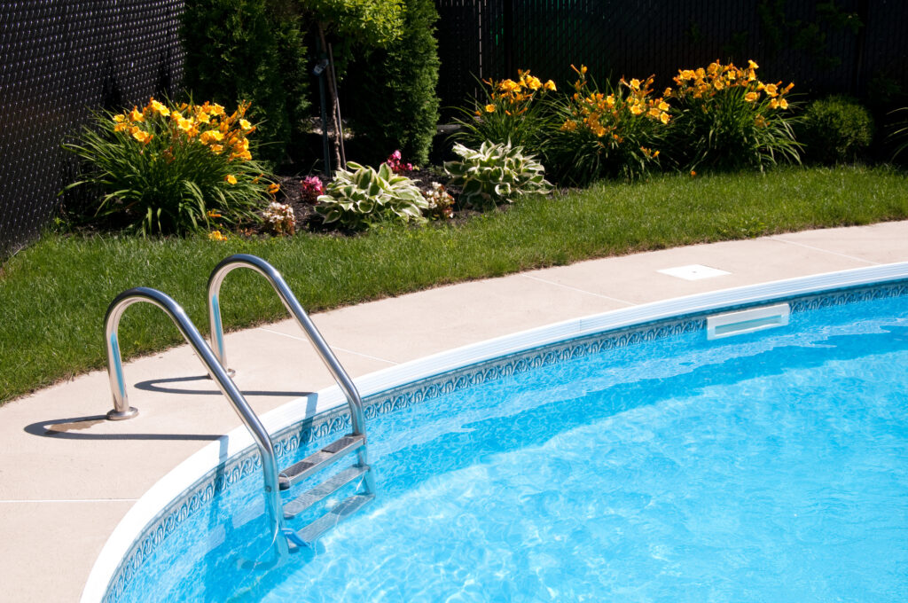 a swimming pool in the backyard